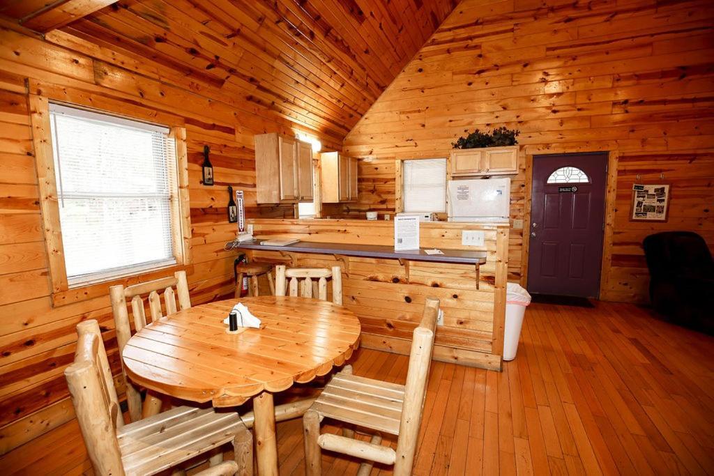 The Cabins at Pine Haven - Beckley Beaver Exterior foto