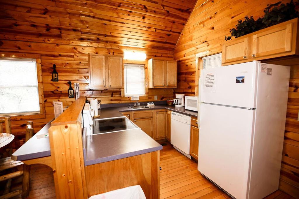 The Cabins at Pine Haven - Beckley Beaver Exterior foto