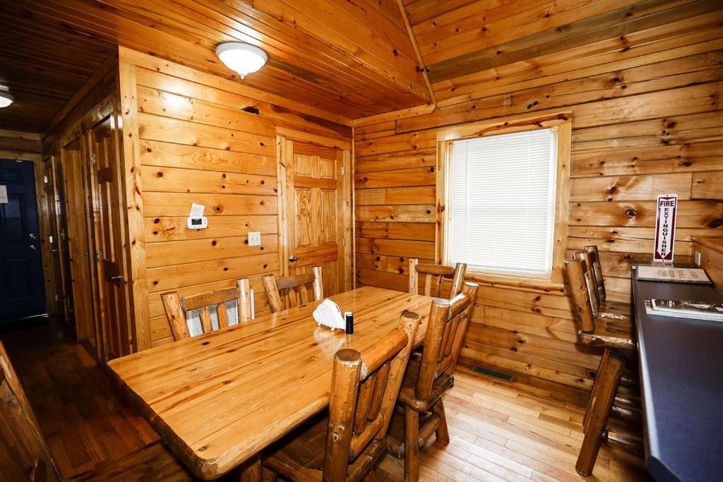 The Cabins at Pine Haven - Beckley Beaver Exterior foto
